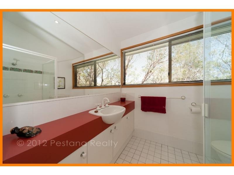 12 Lynshanel Court, Springwood QLD 4127