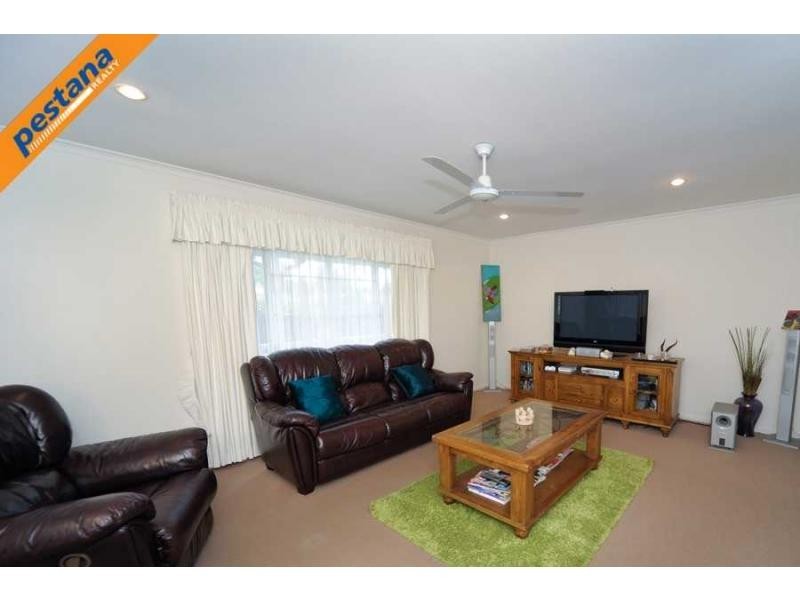 6 Meiland Place, Meadowbrook QLD 4131