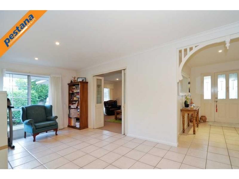 6 Meiland Place, Meadowbrook QLD 4131