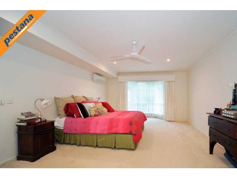 6 Meiland Place, Meadowbrook QLD 4131