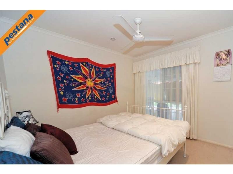 6 Meiland Place, Meadowbrook QLD 4131