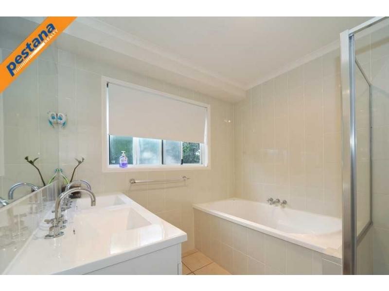 6 Meiland Place, Meadowbrook QLD 4131