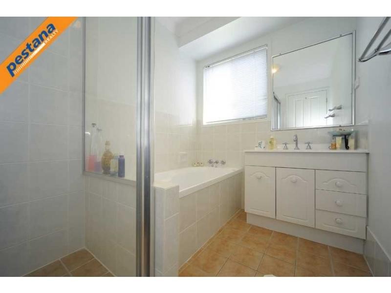 42 Meadowbrook Drive, Meadowbrook QLD 4131