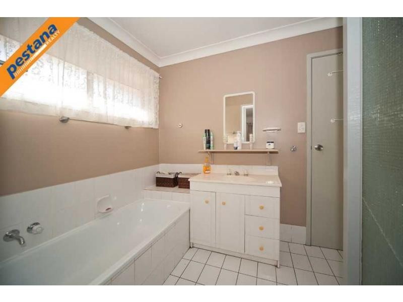18 Apodis Street, Kingston QLD 4114