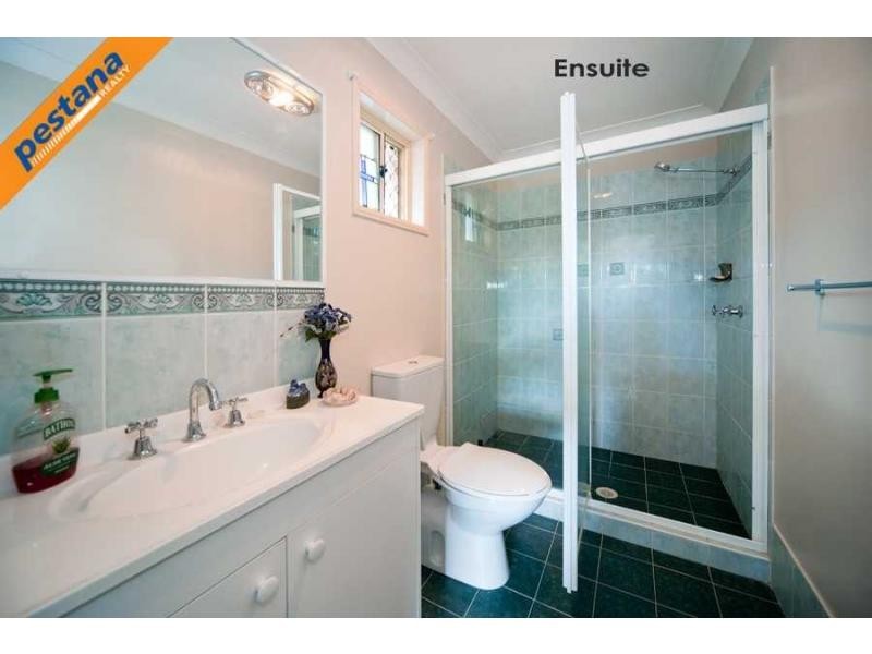 8 Cardwell Court, Meadowbrook QLD 4131