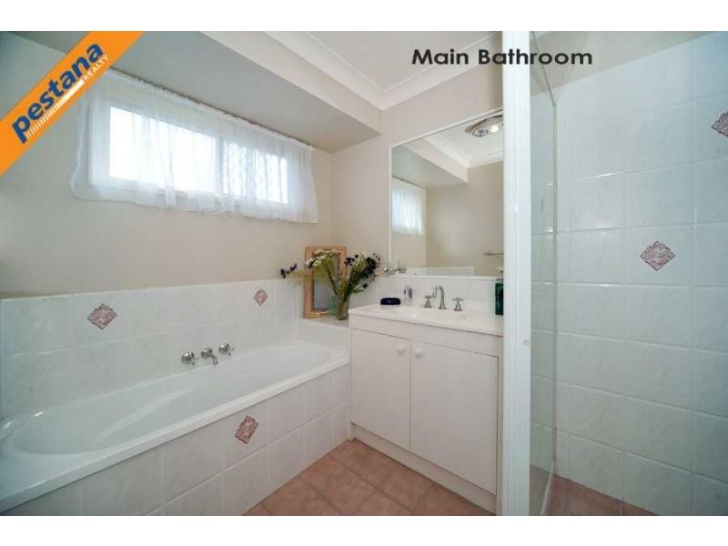 8 Cardwell Court, Meadowbrook QLD 4131