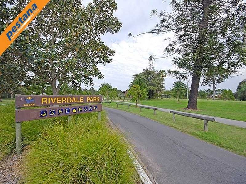 8 Cardwell Court, Meadowbrook QLD 4131
