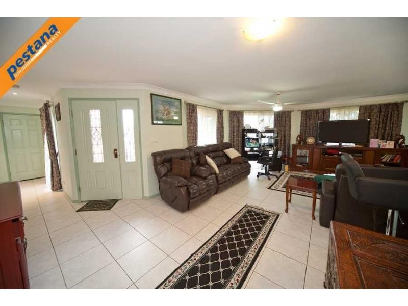 5 Mulde Place, Meadowbrook QLD 4131