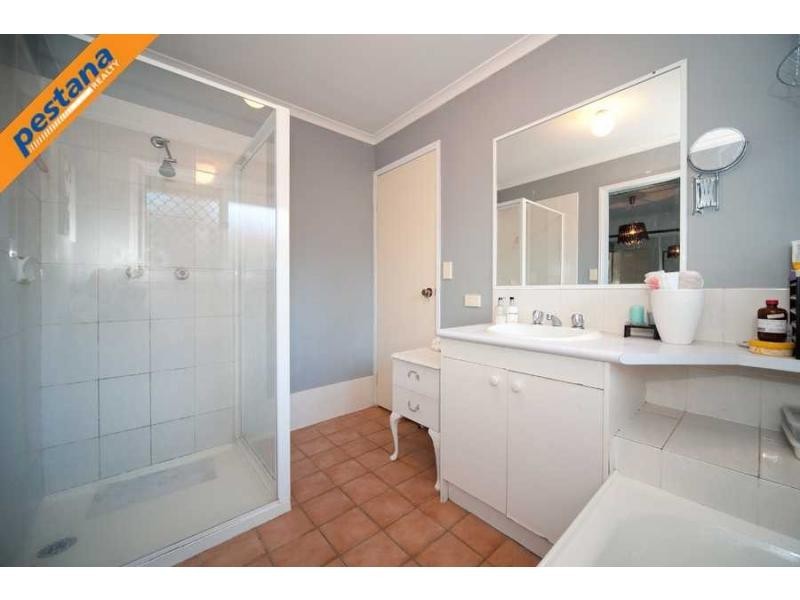 14 Buttercup Close, Meadowbrook QLD 4131