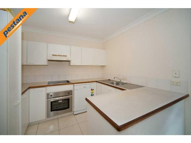 8/11 Smith Road, Woodridge QLD 4114