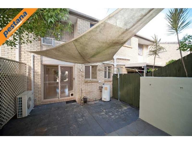 8/11 Smith Road, Woodridge QLD 4114