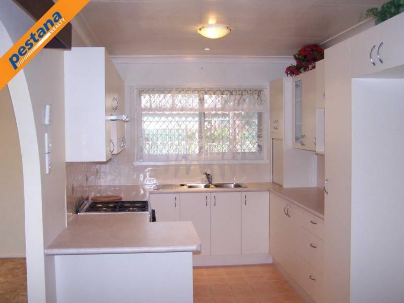 15 Baringa Avenue, Logan Central QLD 4114