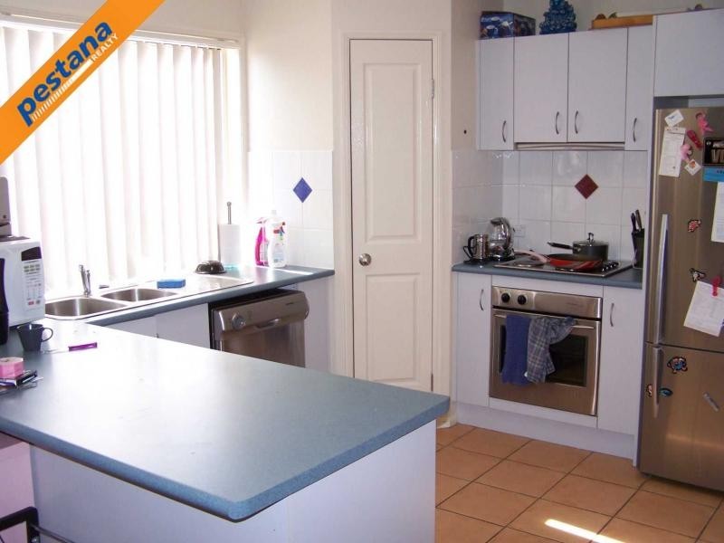 5 Starshine Street, Meadowbrook QLD 4131