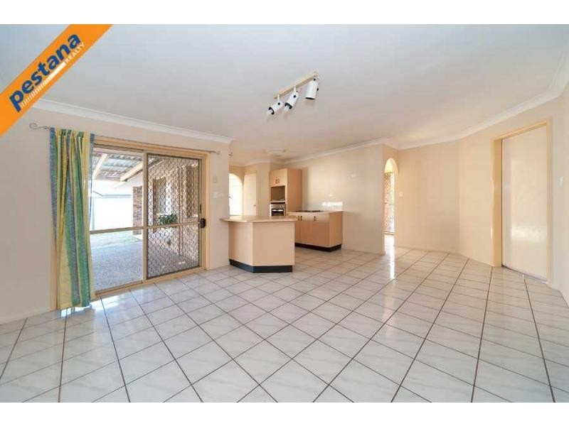 10 Haymer Court, Meadowbrook QLD 4131