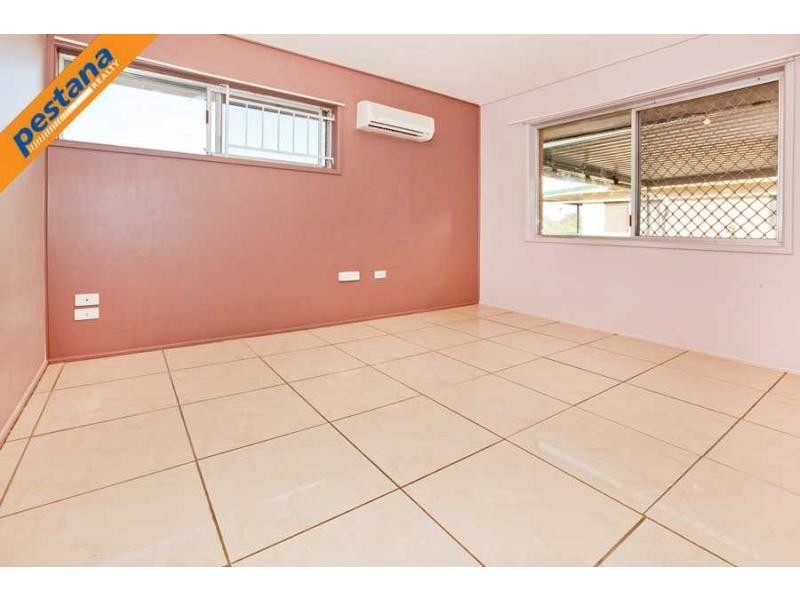 33 Winifred Street, Kingston QLD 4114