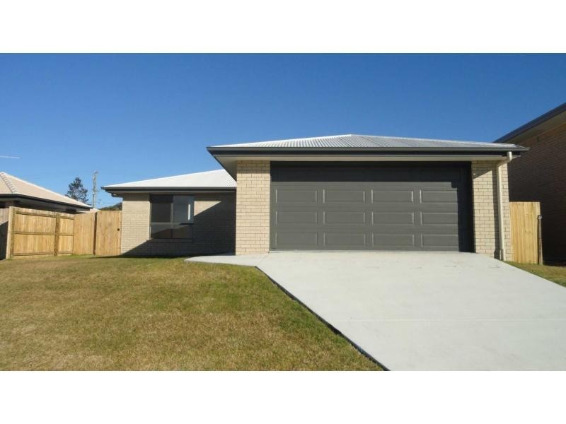 8 Voyager Street, Marsden QLD 4132