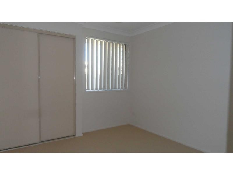 8 Voyager Street, Marsden QLD 4132