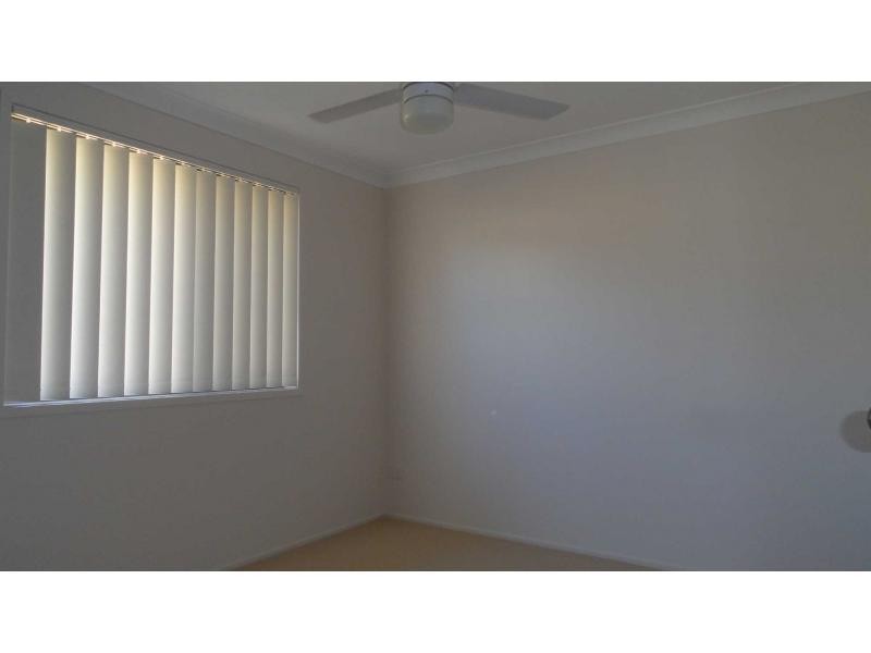 8 Voyager Street, Marsden QLD 4132