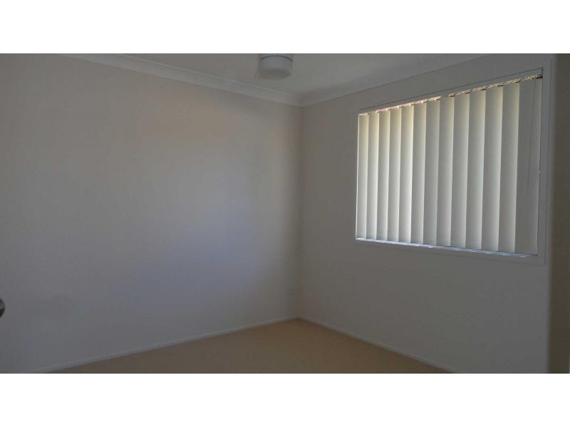 8 Voyager Street, Marsden QLD 4132