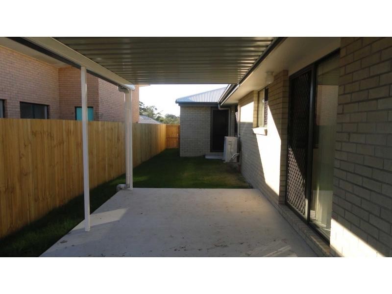 8 Voyager Street, Marsden QLD 4132