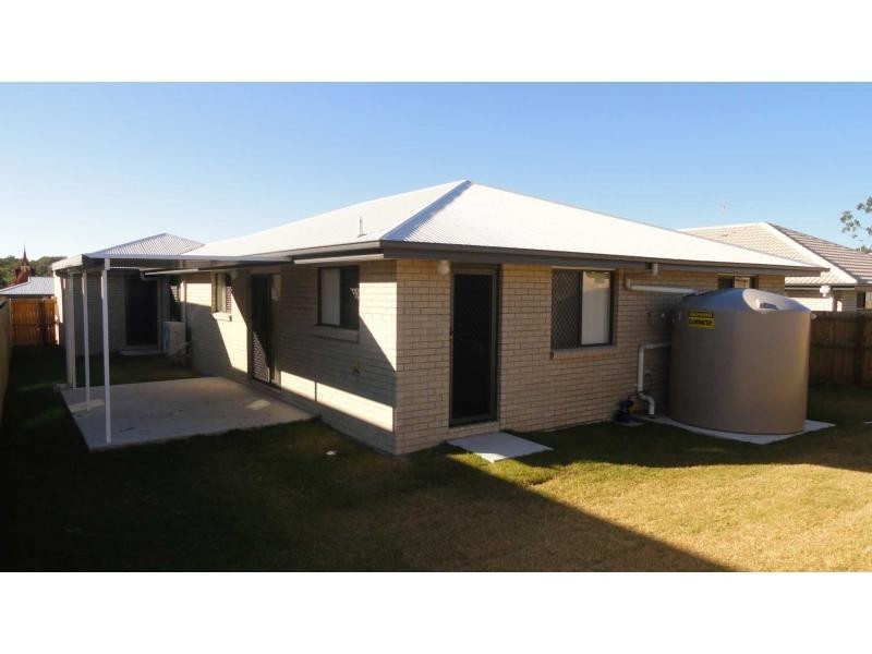 8 Voyager Street, Marsden QLD 4132