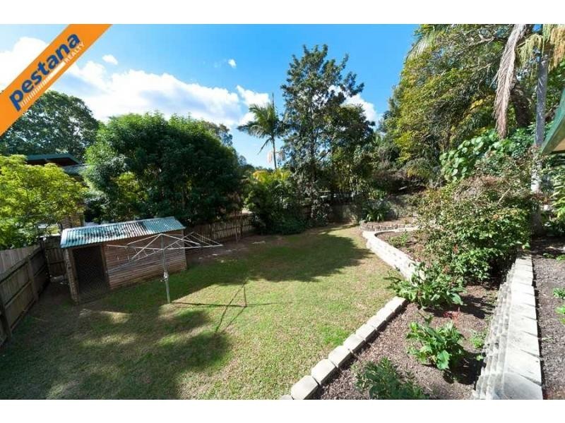 221 Upper Lyndale Street, Shailer Park QLD 4128