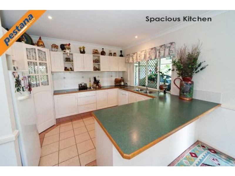 9 Cardwell Court, Meadowbrook QLD 4131