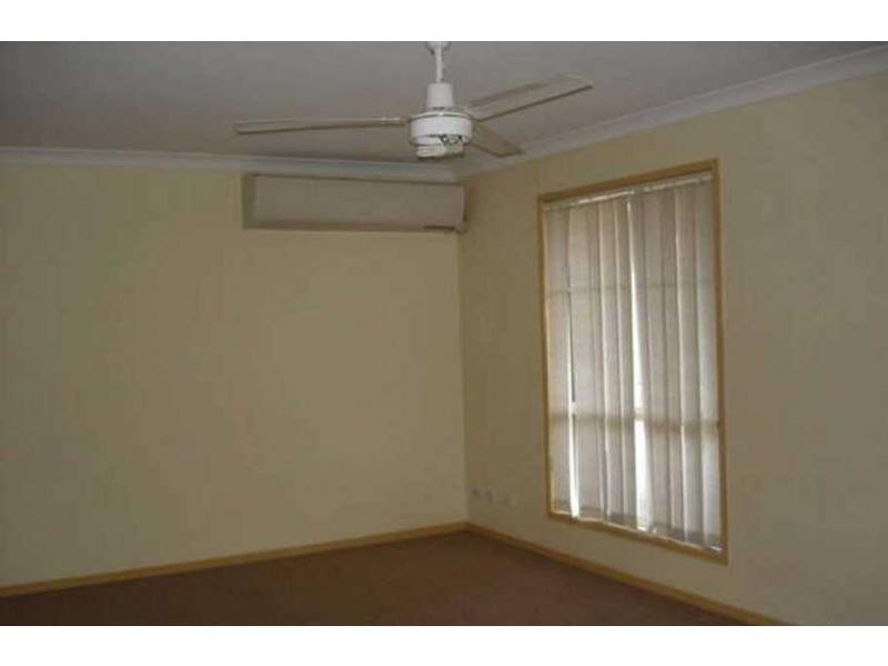 4 Saale Court, Meadowbrook QLD 4131