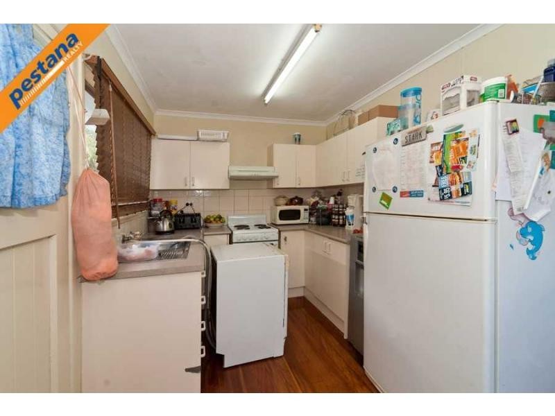 6 Palm Avenue, Kingston QLD 4114