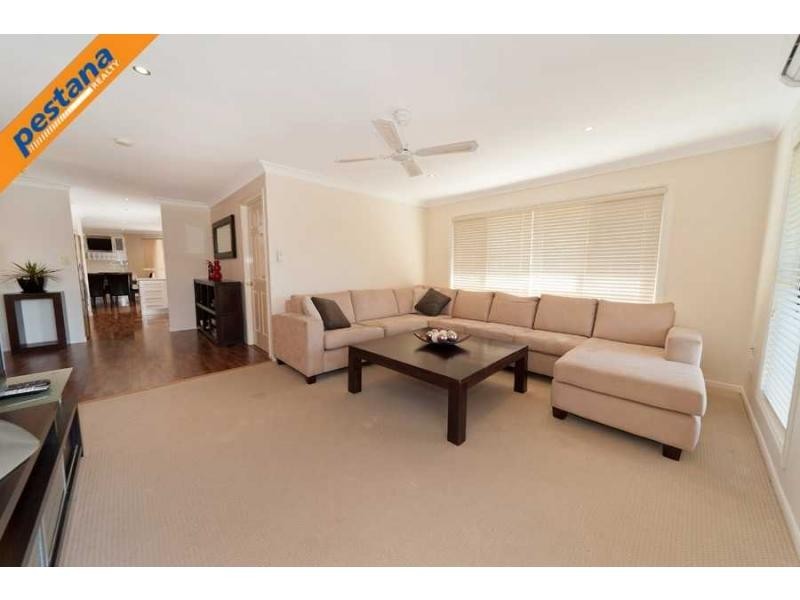 5 Crozier Crescent, Meadowbrook QLD 4131