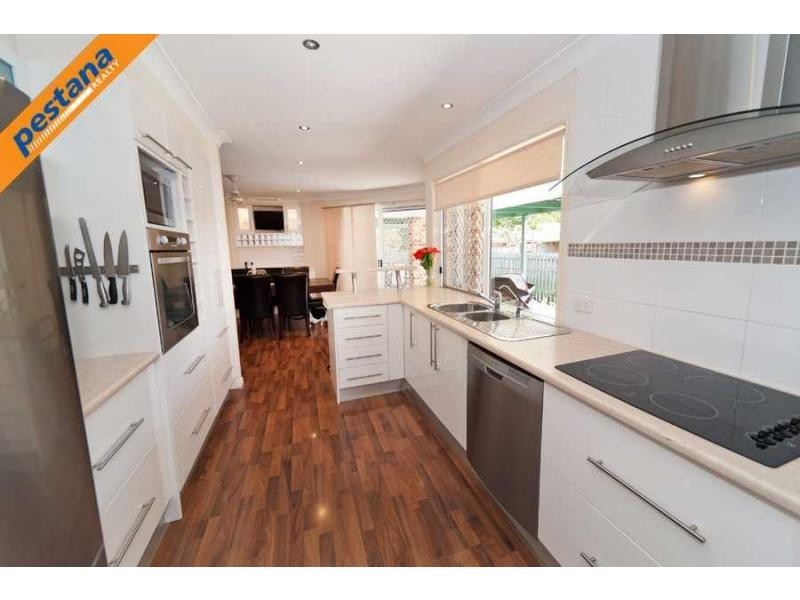 5 Crozier Crescent, Meadowbrook QLD 4131