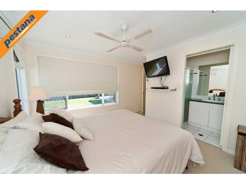 5 Crozier Crescent, Meadowbrook QLD 4131