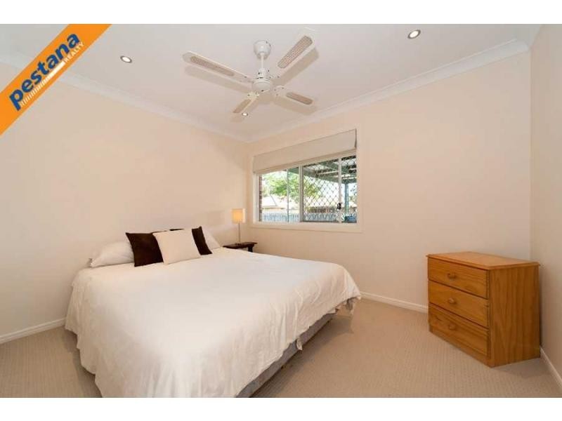 5 Crozier Crescent, Meadowbrook QLD 4131