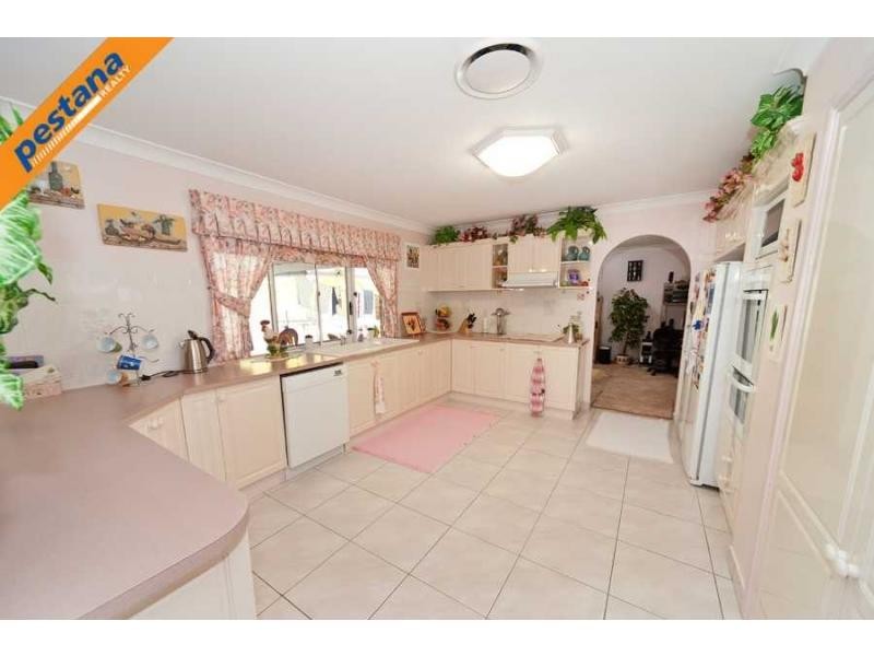 105 Passerine Drive, Rochedale South QLD 4123