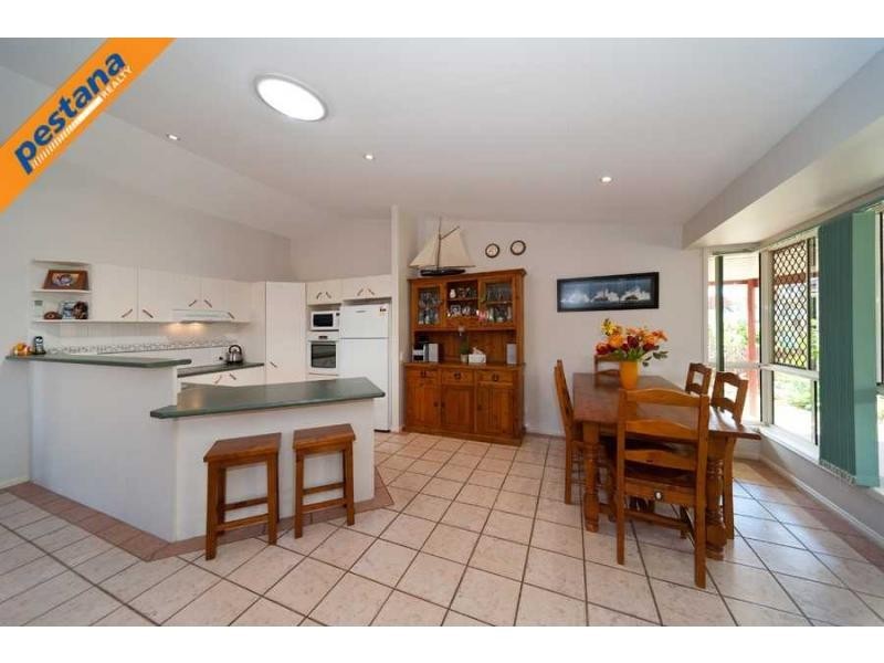 10 Cressbrook Court, Meadowbrook QLD 4131