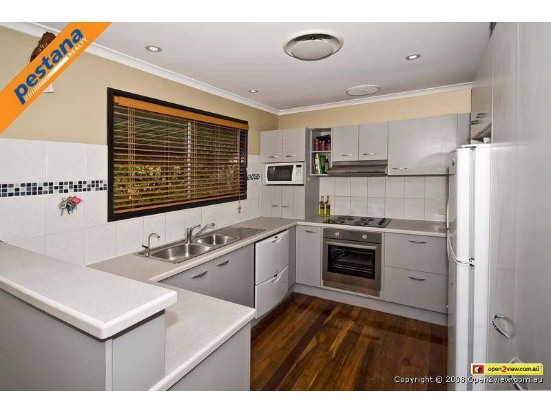 7 Morgan Court, Springwood QLD 4127