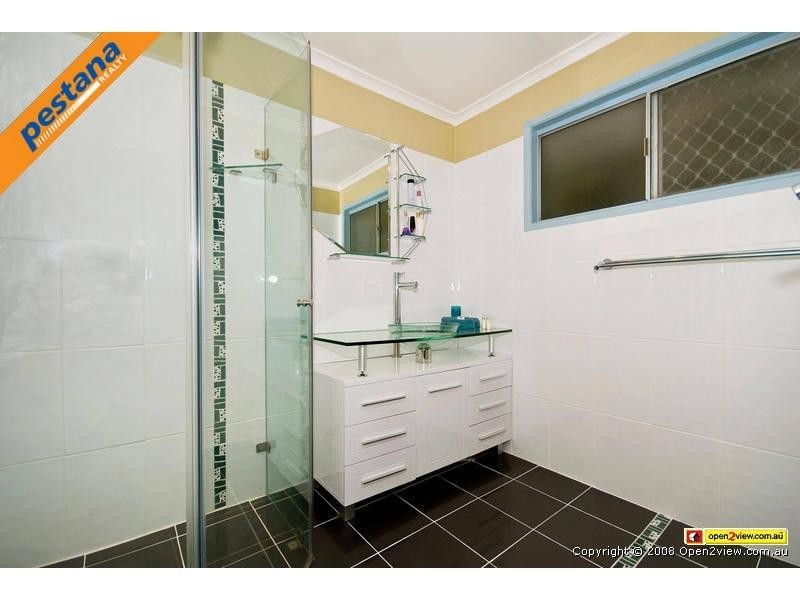 7 Morgan Court, Springwood QLD 4127