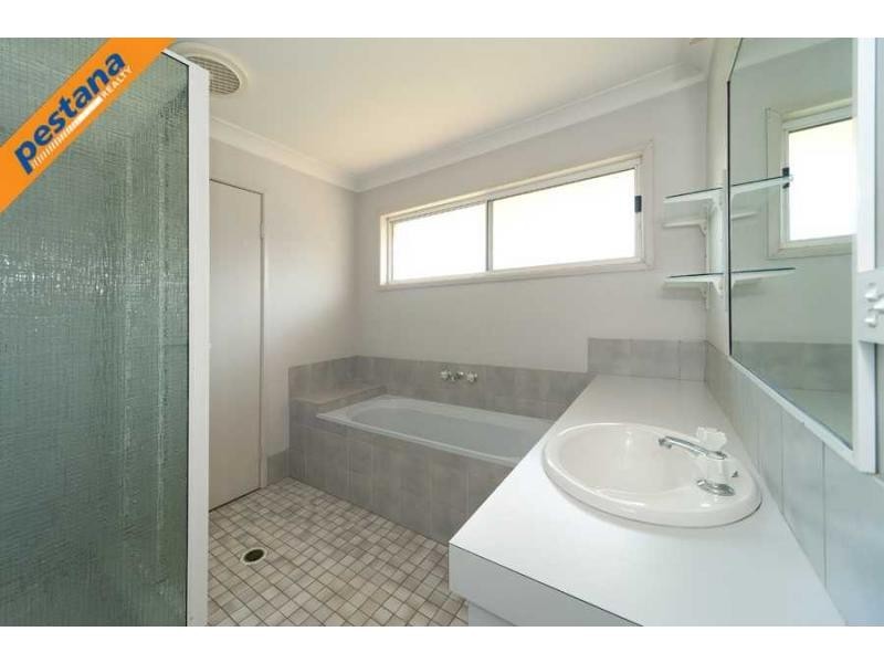 30 Edenlea Drive, Meadowbrook QLD 4131