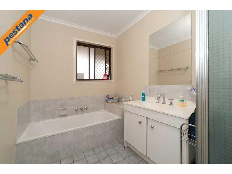 100 Lyndale Street, Daisy Hill QLD 4127