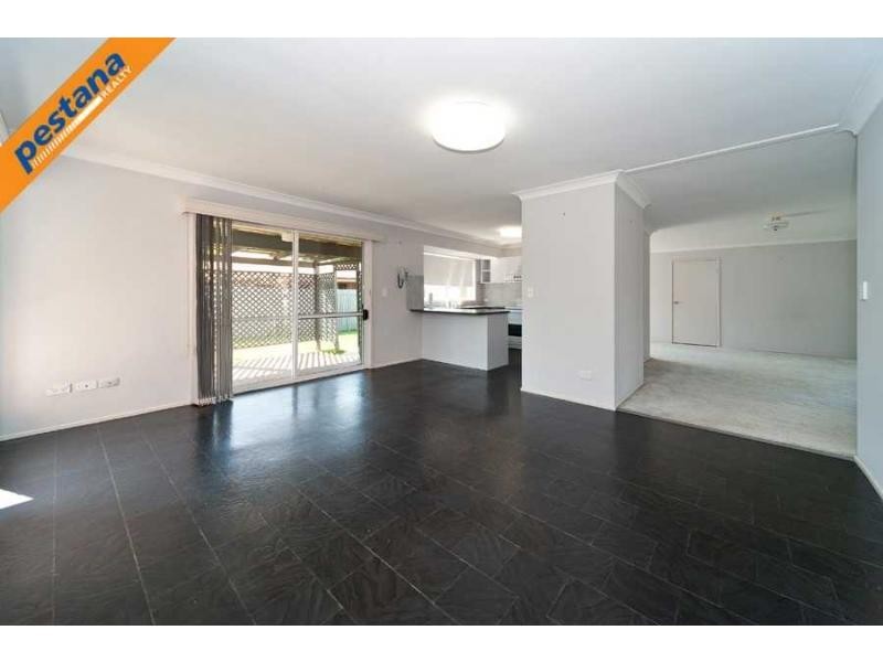 30 Edenlea Drive, Meadowbrook QLD 4131