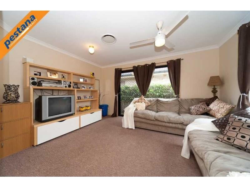 14 Links Avenue, Meadowbrook QLD 4131