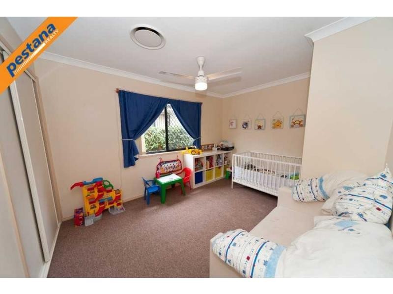 14 Links Avenue, Meadowbrook QLD 4131