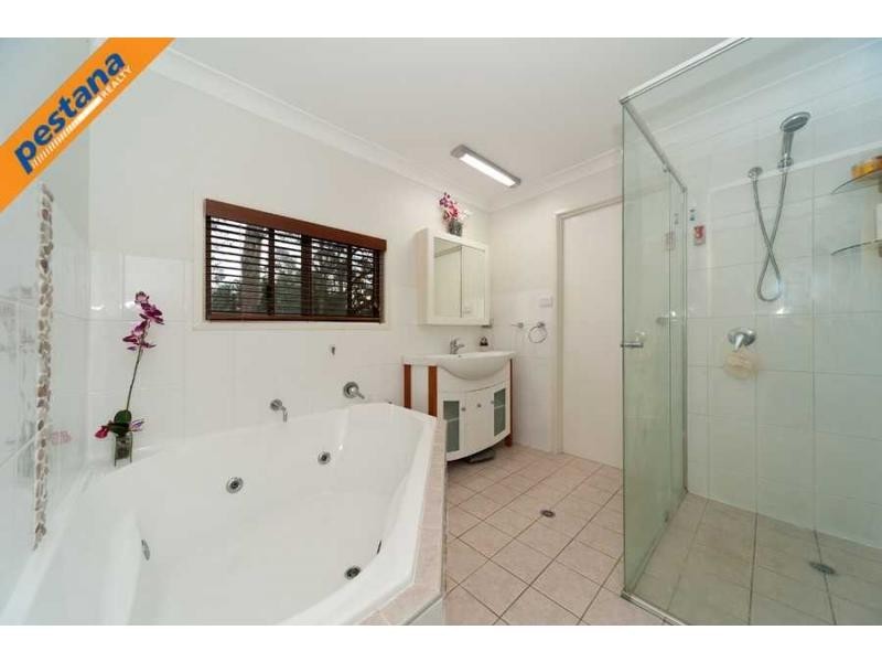 10 Lewina Street, Daisy Hill QLD 4127