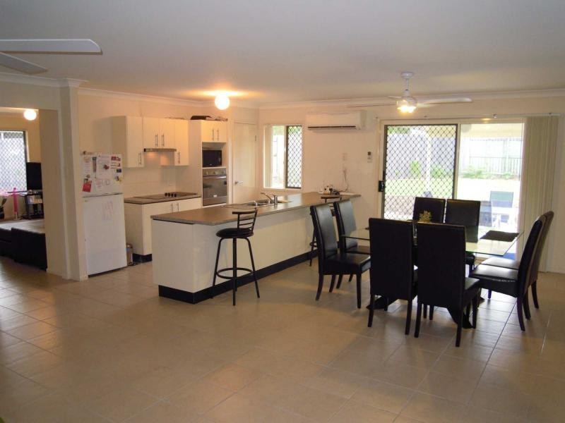 10 Chantilly Court, Loganlea QLD 4131