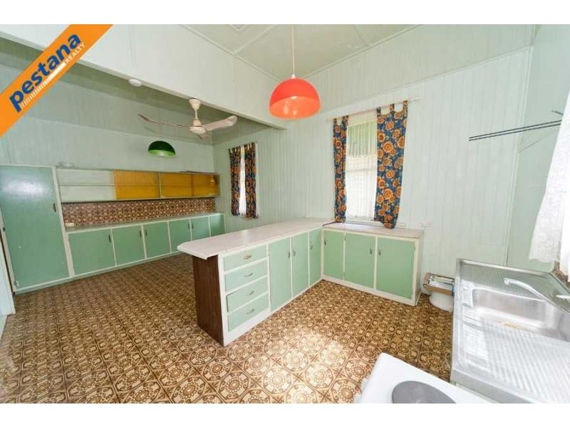 16 North Road, Woodridge QLD 4114