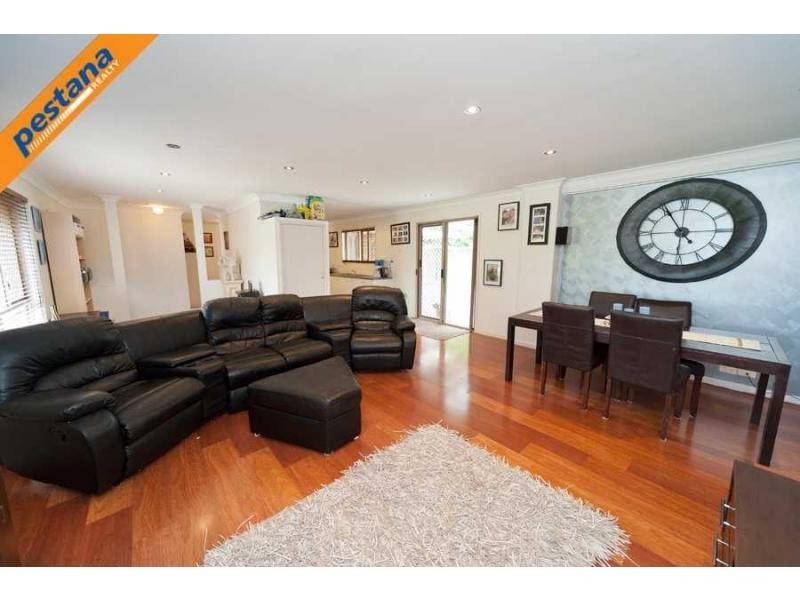 8 Torina Place, Meadowbrook QLD 4131