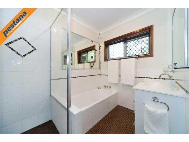 9 Eloise Avenue, Springwood QLD 4127
