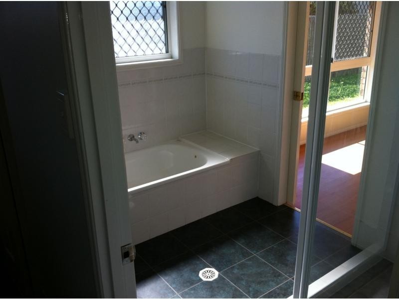 8 Kerrie-Ann Court, Marsden QLD 4132