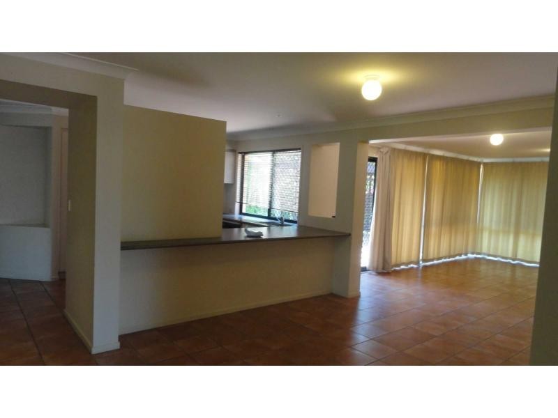 6 Earls Court, Calamvale QLD 4116