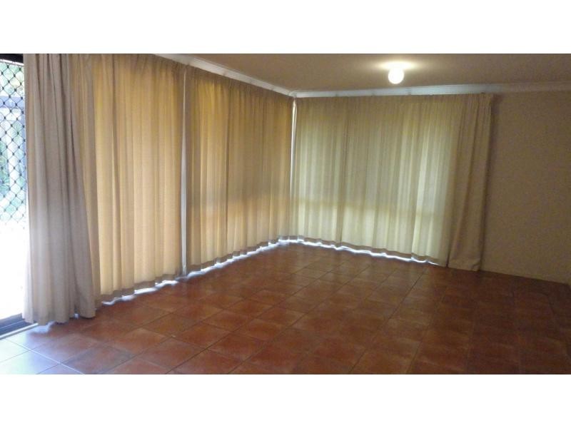 6 Earls Court, Calamvale QLD 4116